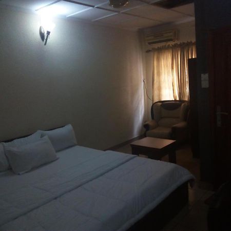 Holla-Jobi Guest House Lagos Zewnętrze zdjęcie