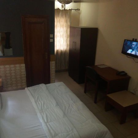 Holla-Jobi Guest House Lagos Zewnętrze zdjęcie