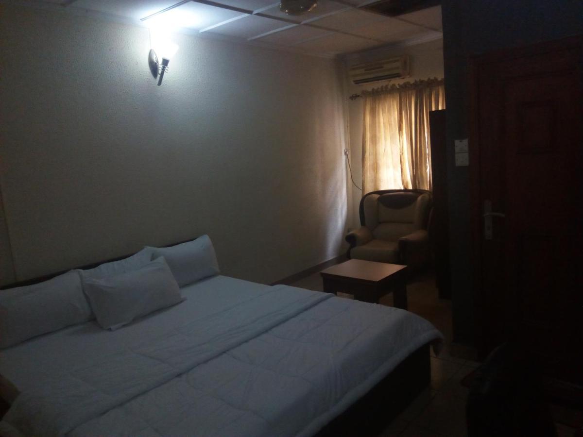 Holla-Jobi Guest House Lagos Zewnętrze zdjęcie