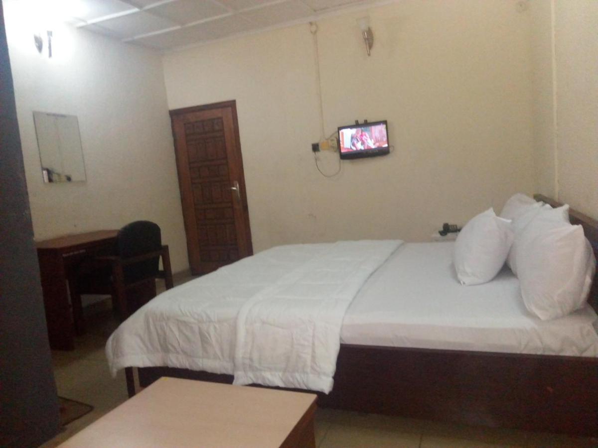 Holla-Jobi Guest House Lagos Zewnętrze zdjęcie